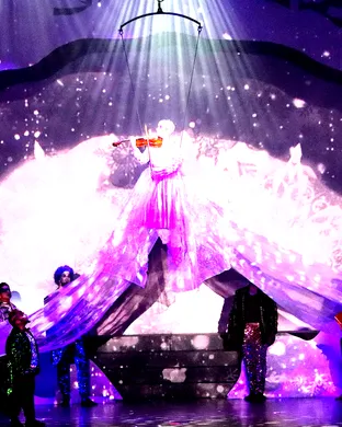 Cirque Musica Holiday Wonderland Mesa